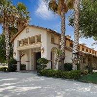 Valley_Oak_frontleft-1024x578